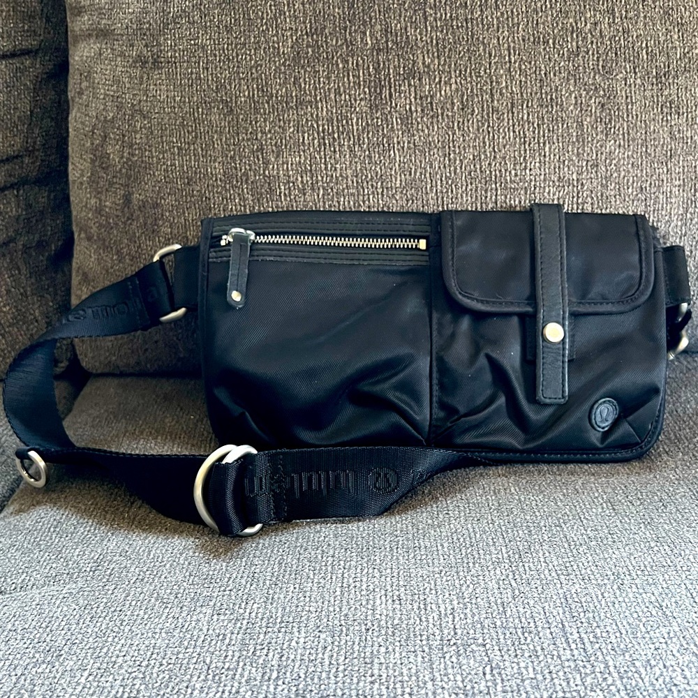 Black Lululemon Pooch Pouch Fanny Pack
